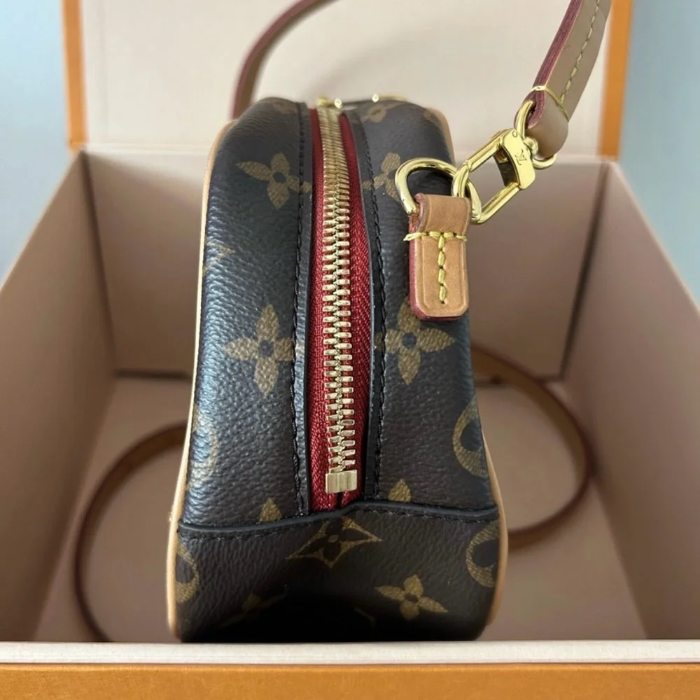 Louis Vuitton Mini Deauville Crossbody - Picture 5 of 13